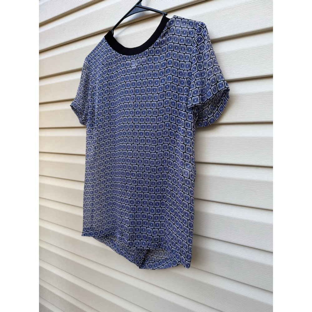 Diane Von Furstenberg Silk Geometric Short Sleeve Top Blue Print Women’s Medium - Picture 2 of 9